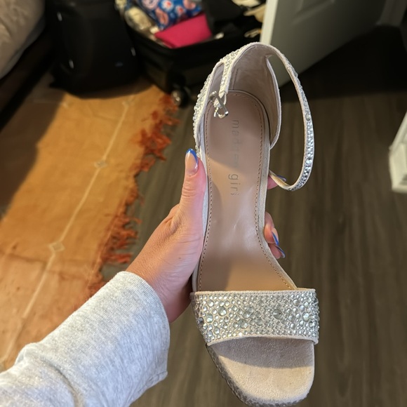 Omega-R ivory Rhinestone heels - Picture 4 of 4
